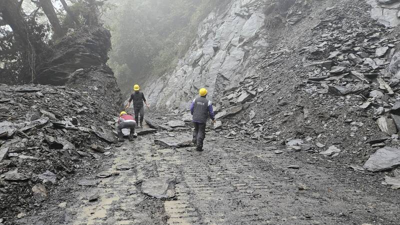 雪霸大鹿林道東線因大雨又坍方 持續禁止車進入