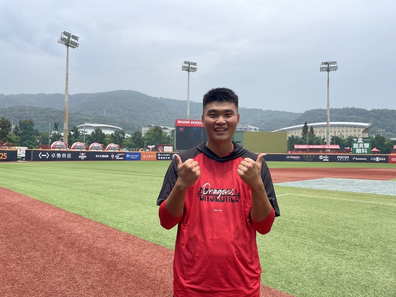 郭郁政骨刺開刀隔天就活動自如 上一軍先定位後援