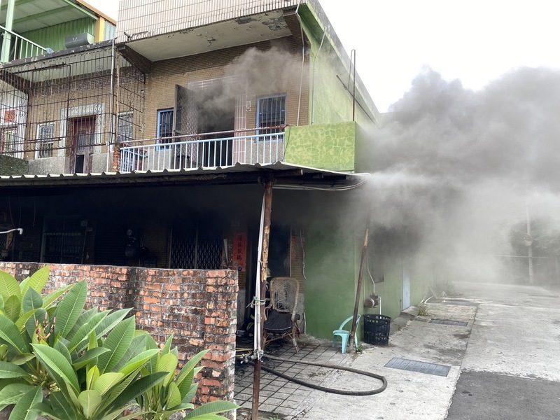 高雄透天厝6小時內2度失火1死1傷 警不排除人為縱火