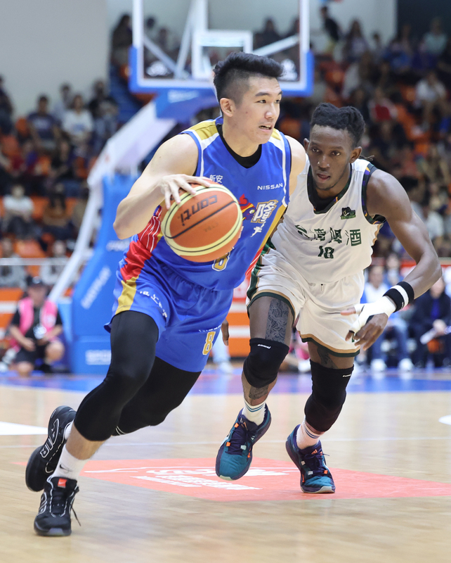 橫跨29年傳承 SBL東方譯慷與父親同穿裕隆球衣奪冠