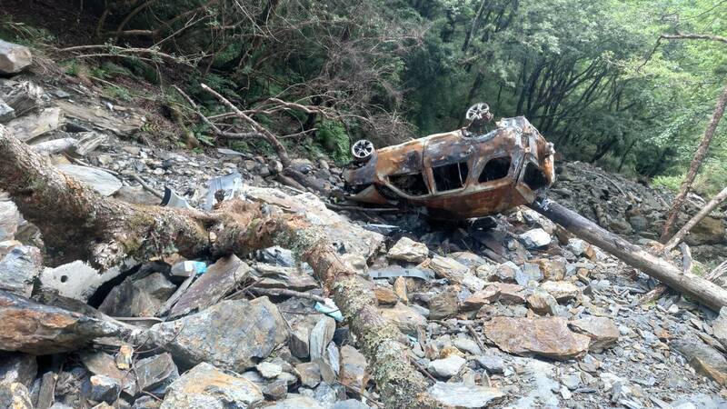 台中男失蹤逾1月 被發現連人帶車摔中橫邊坡亡