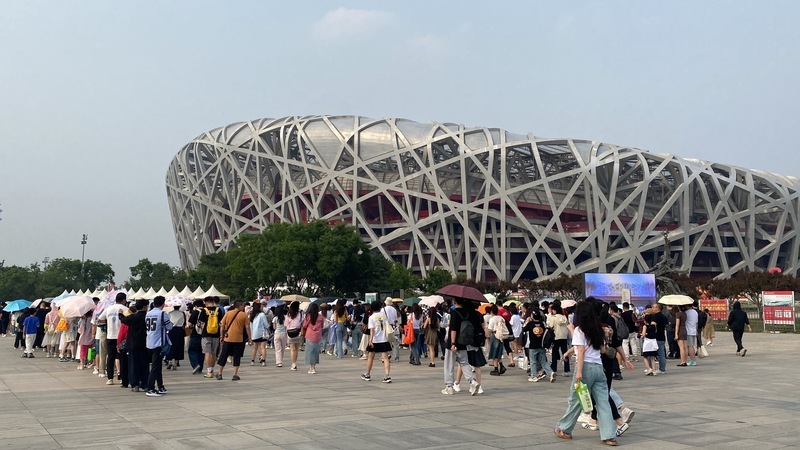 五月天北京鳥巢開唱 歌迷力挺相信沒有假唱