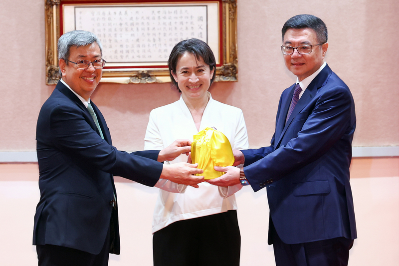 行政院長交接 蕭副總統：盼卓榮泰無縫接軌推動國政