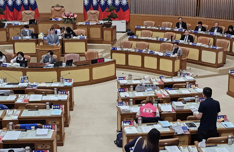 卓冠廷批活動中心5缺失 新北市府：全力改善