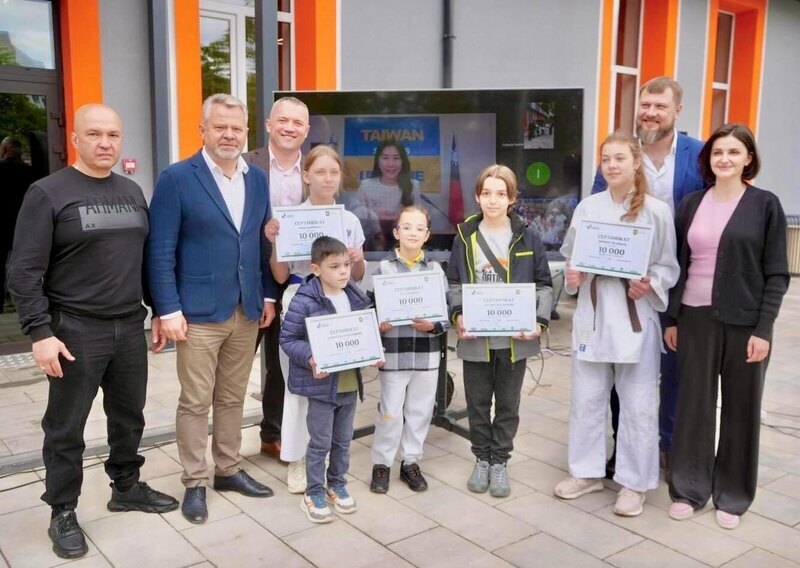 台灣援助烏克蘭 戰後兒童運動學校獲得新生