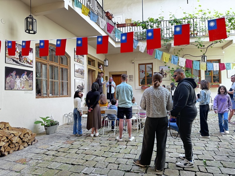 吃粽、立蛋、龍舟賽 捷克僑民慶端午滿滿文化感