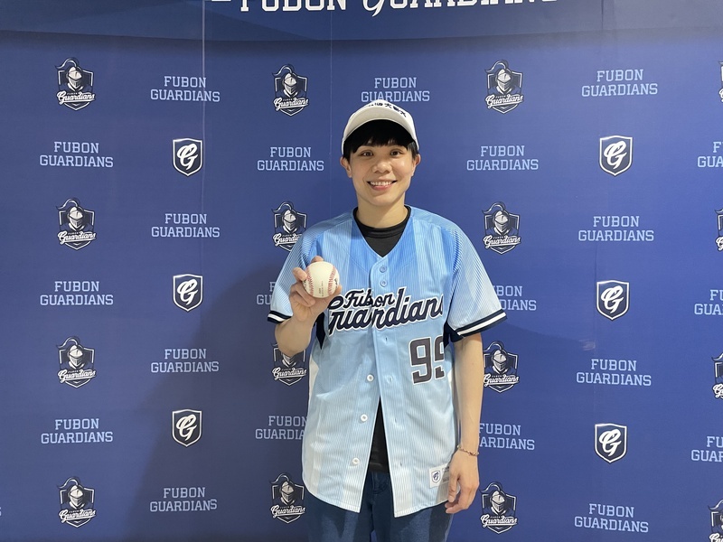 鄭怡靜替悍將開球最愛鋒哥 再度征戰奧運盼心態更穩