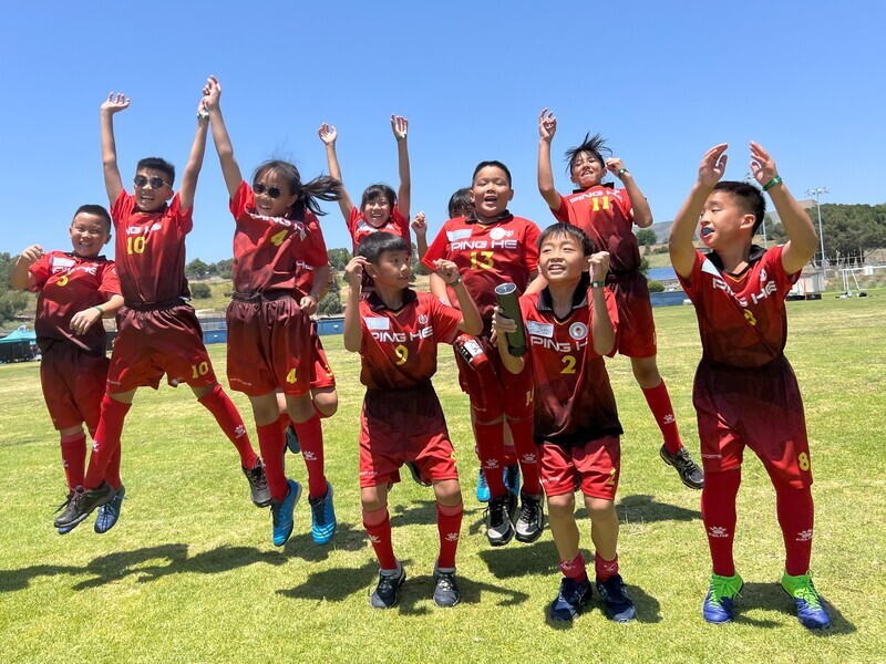 彰化平和國小曲棍球隊加州盃奪冠 締造5連霸