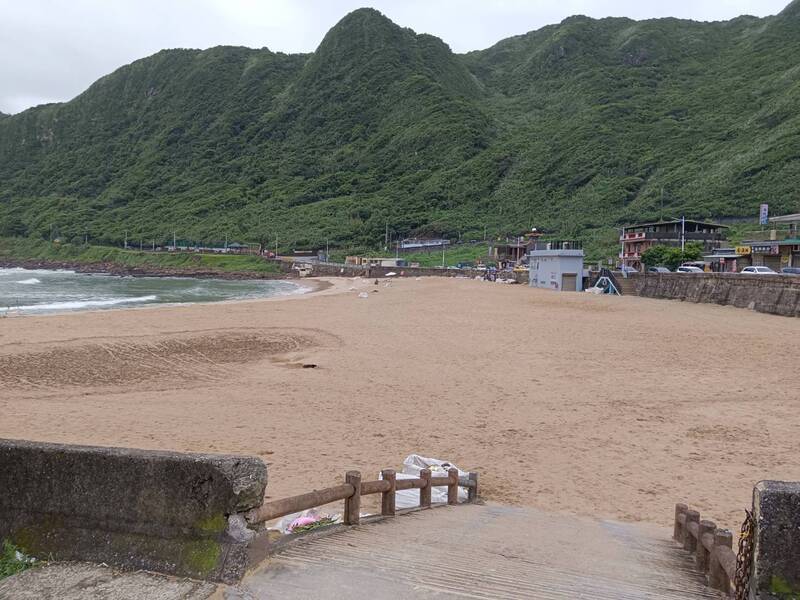 基隆大武崙沙灘 市府研議增設警戒線分區管理