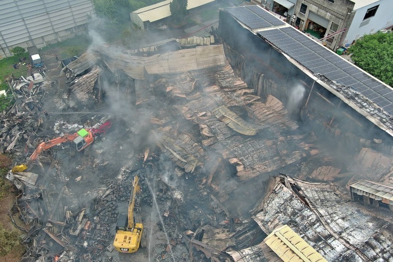 台南永康廠區大火撲滅 延燒5廠近千坪幸無人傷亡