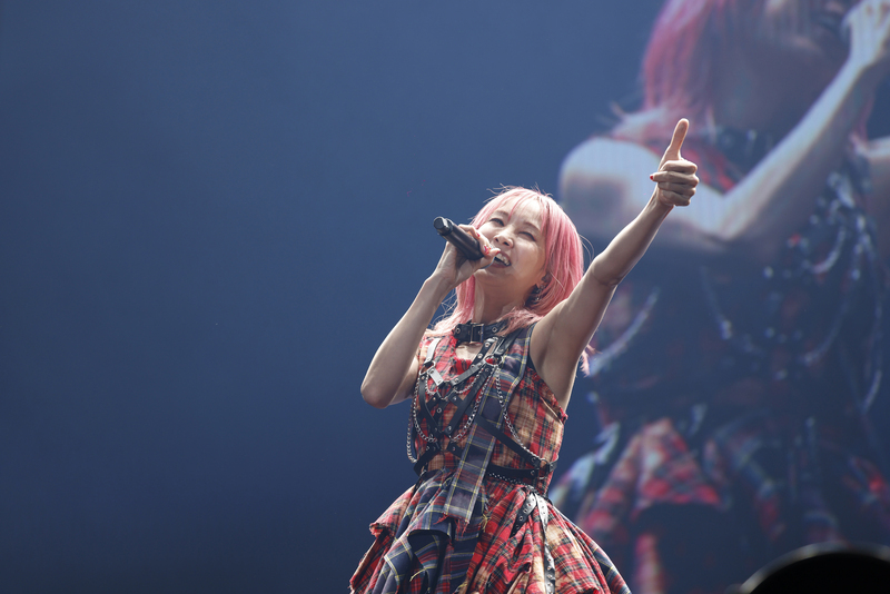 「鬼滅之刃」歌姬LiSA睽違6年訪台 9千粉絲嗨翻合唱