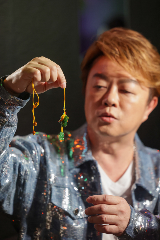 翁立友再戰金曲台語歌王 請益教授苦練歌詞