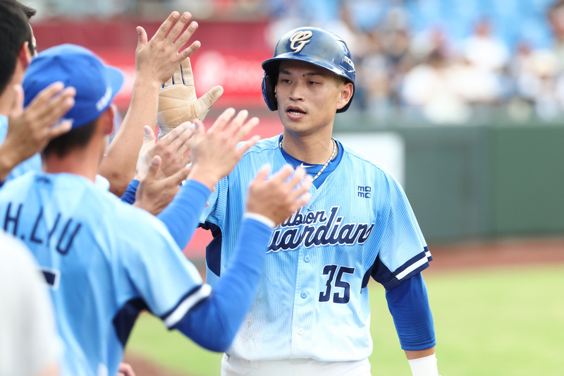 悍將團隊18安勝桃猿 李宗賢王正棠連線各敲4安