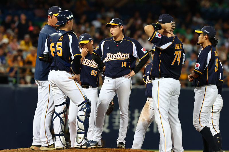 兄弟悍將賽事插曲 魏碩成超過投球秒數限制引抗議