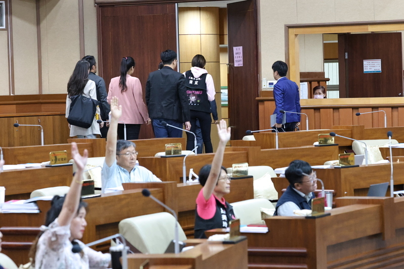 基隆電動機車5億元預算表決 民進黨議員退席抗議