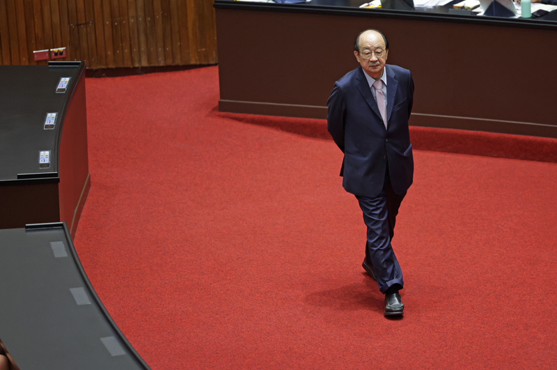 遭檢舉違規吸菸 柯建銘：不好示範該罰就罰