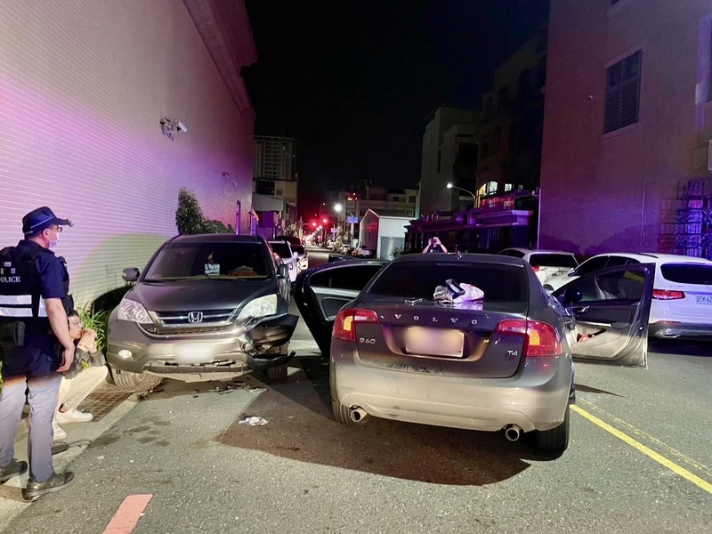 攜毒駕車違規逃避攔查 男自撞遭南警逮獲送辦