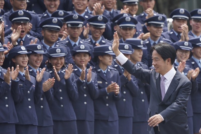 出席軍校畢典 賴總統：確保軍紀下不要拘泥形式主義