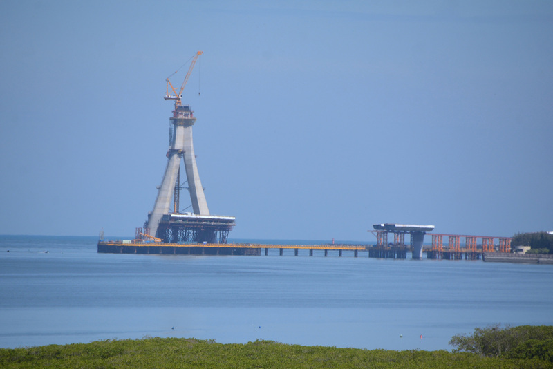 卓榮泰視察淡江大橋進度 盼2025年如期如質完工