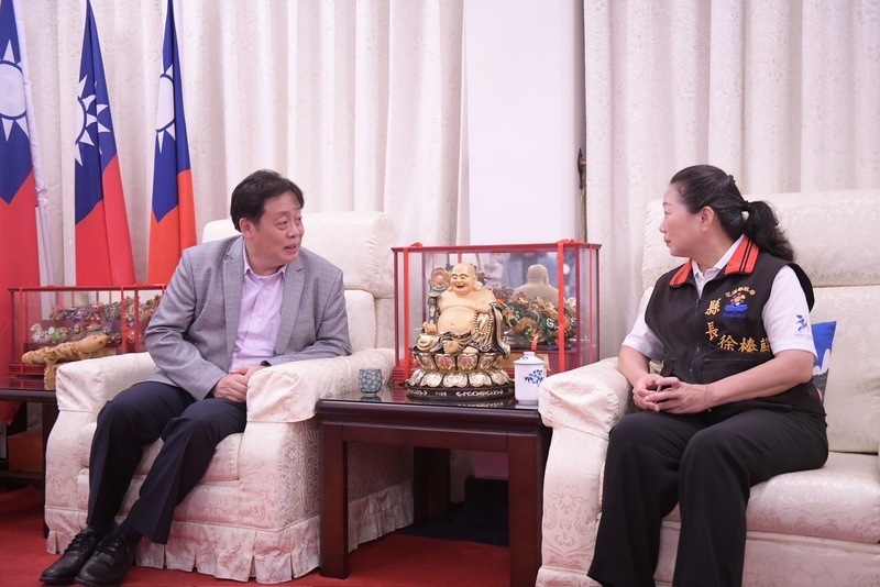 文化大學組團訪花蓮 支持震後經濟重建