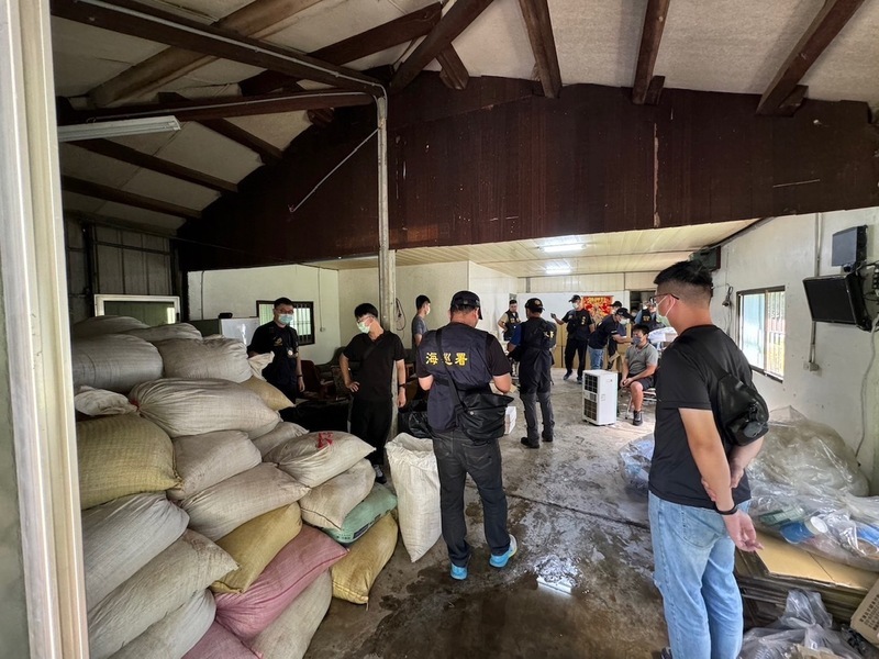 海巡雲林查緝隊破獲嘉縣私菸工廠 查扣逾17萬包菸