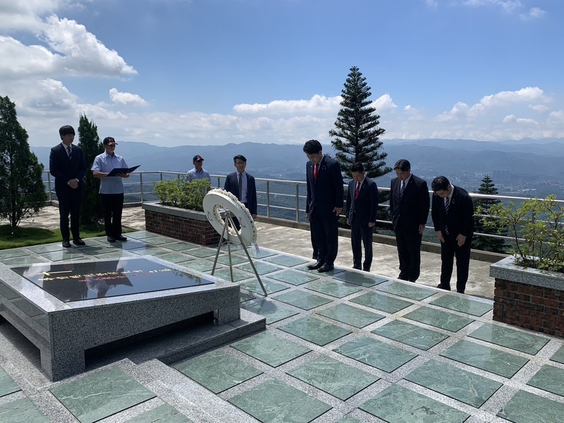 日本參議院TY會訪團 赴五指山參拜李登輝