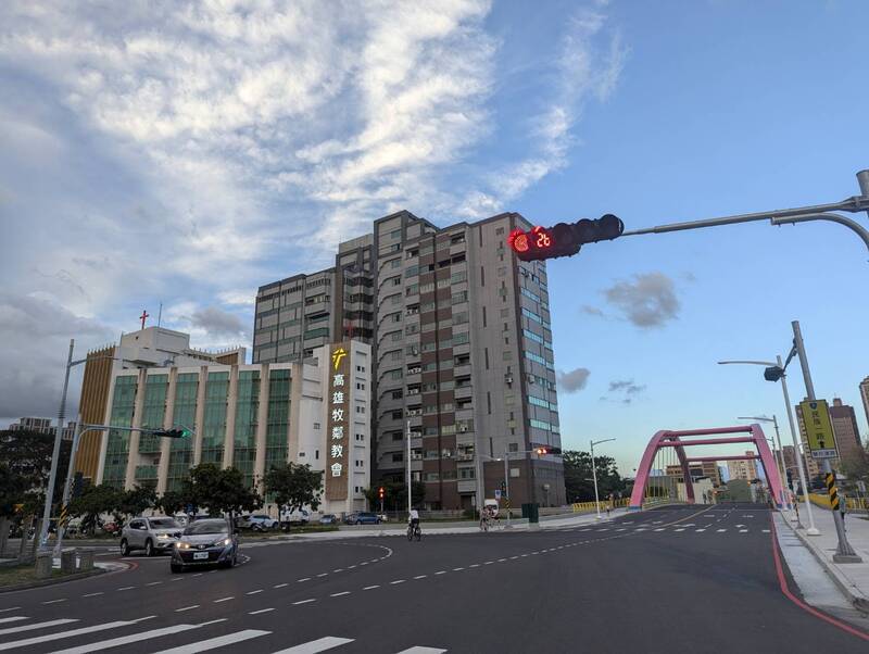 高市交通局調整龍德新路號誌時制 提高行車效率