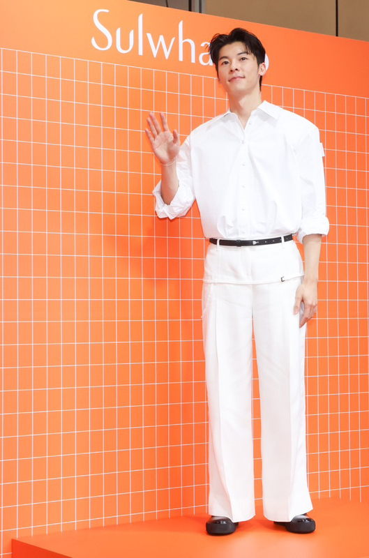 許光漢飛韓國頂零下21度拍攝 自嘲吃澱粉有點變胖