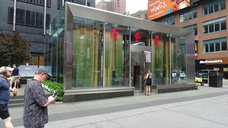 鼎泰豐紐約店試營運 還沒剪綵已成百老匯打卡景點