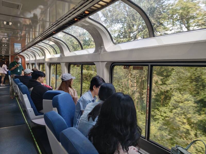 串聯西雅圖與波特蘭 景觀車廂可邊賞景邊聊天