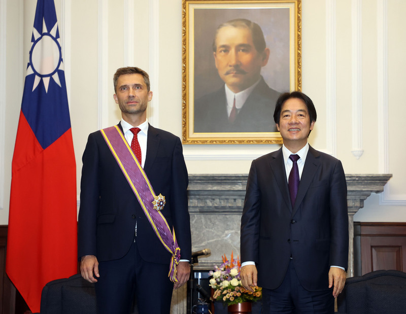 賴總統頒勳表彰高哲夫 指緣分不會就此結束