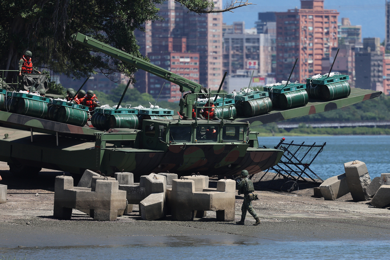 防共軍侵犯中樞 漢光演習工兵設置河道阻絕設施