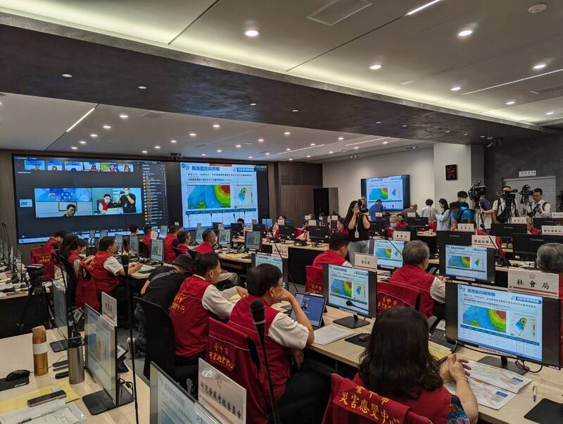 颱風凱米來襲 盧秀燕取消訪美返台坐鎮防颱