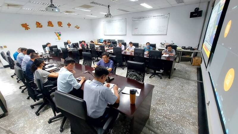 颱風凱米襲台 台電高雄區處動員上百人應變