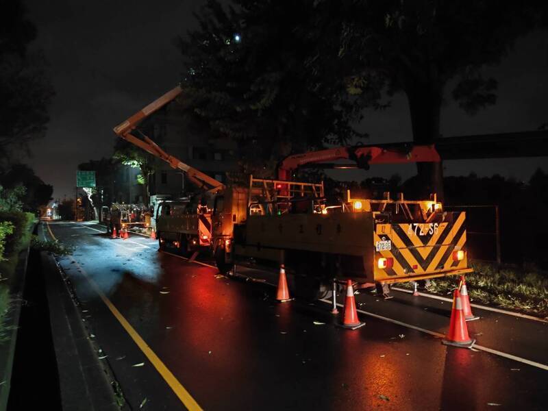 颱風凱米過境台中2千戶仍停電 集中梨山和平地區