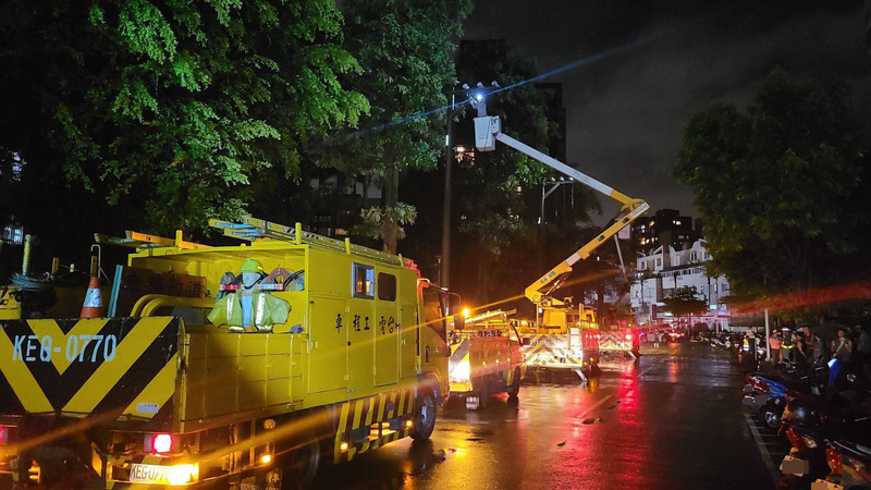 颱風凱米釀全台64萬戶停電 逾9萬戶尚未復電