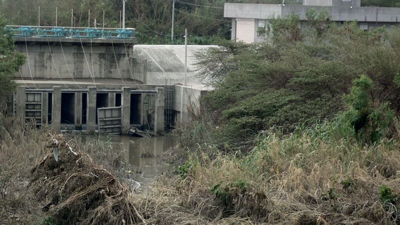 嘉縣外溪洲排水出口閘門脫落 預計兩週內修復