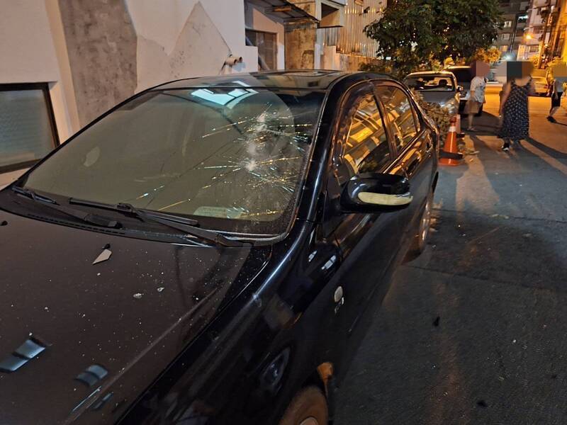 與友糾紛心情不佳 台中男持鐵撬連砸5車遭法辦