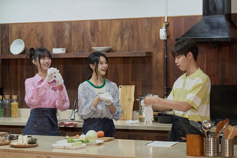 幻藍小熊錄實境秀 切生章魚恐怖刀工逗樂金在煥