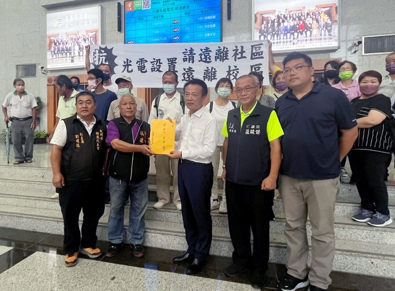 反對光電場大舉進入 嘉縣大埔鄉民縣議會陳情