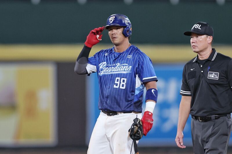 高國麟敲關鍵二壘打逆轉桃猿 助悍將中斷4連敗