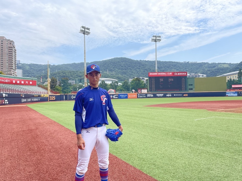 亞青陳世展連培訓隊友份一起拚 余謙勉勵微笑面對