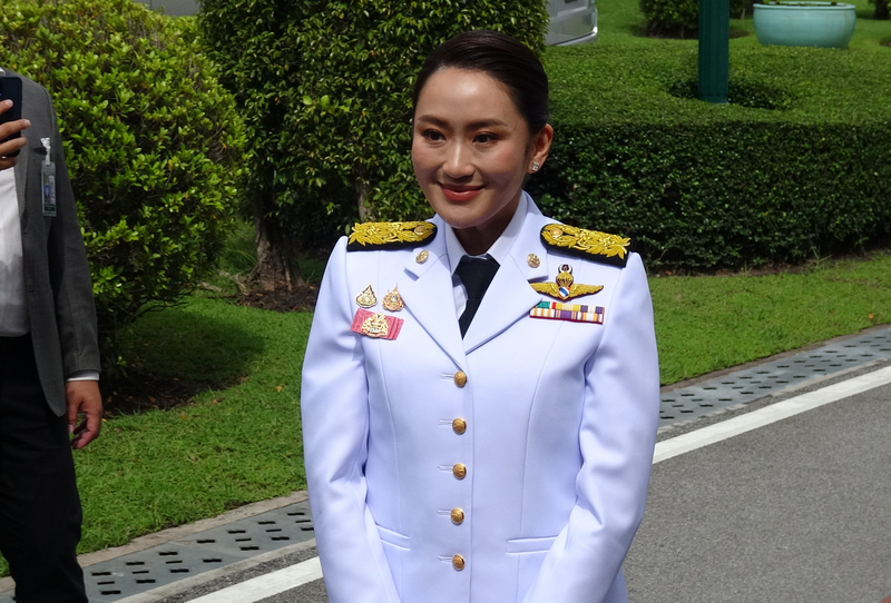 泰國新總理貝東塔宣誓就任 振興經濟為首要目標