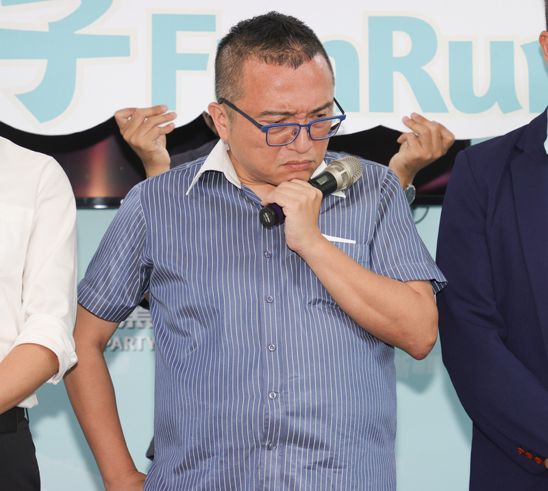 傳遭扣保險箱 周榆修：柯像被蓋布袋無法替自己說話