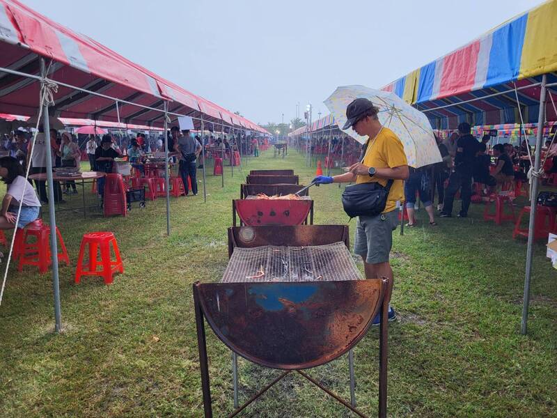 中秋節將屆 屏東潮州千人烤泰國蝦同樂
