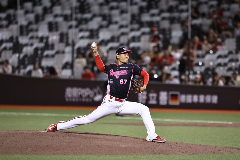 曹祐齊術後首先發「表現完美」 龍隊打線發揮勝雄鷹