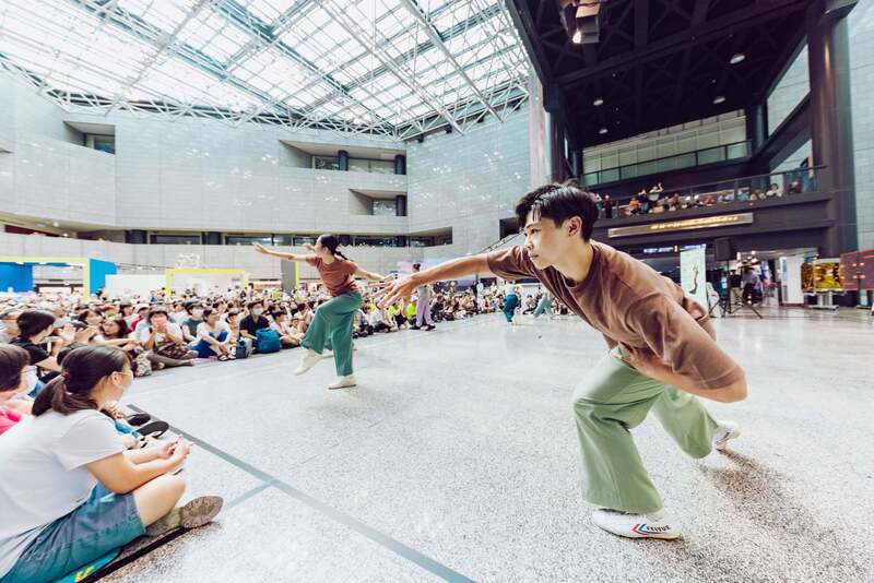 社區一起來跳舞 與雲門共舞「苦海女神龍」