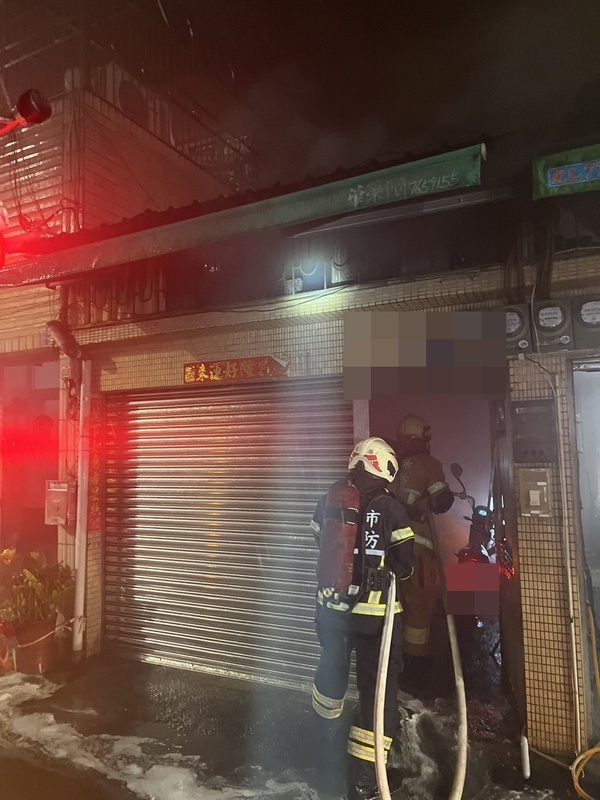 高雄透天厝火警救出5人 16歲兄不治、弟恢復心跳