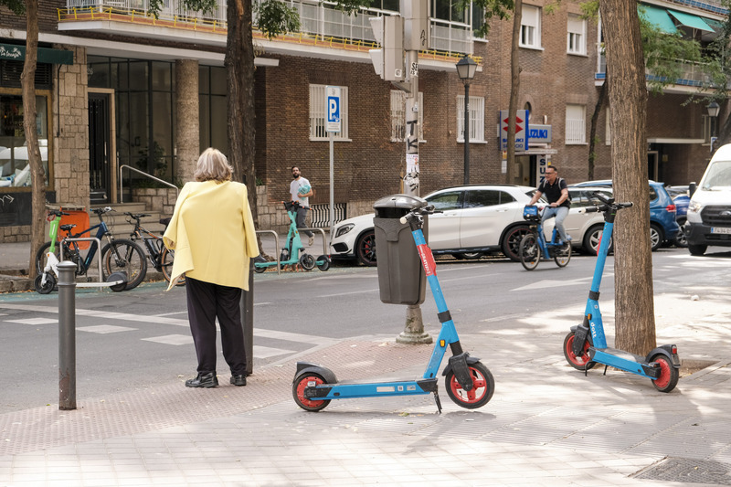 馬德里10月起禁止共享電動滑板車 輪椅族鼓掌叫好