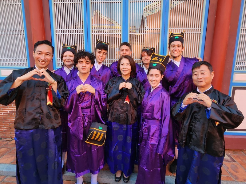 屏東書院祭孔大典 外籍禮生穿禮服體驗